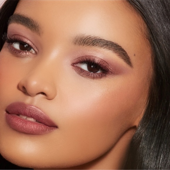 NEW Charlotte Tilbury Eyes to Mesmerise in Pillow Talk - Picture 8 of 14